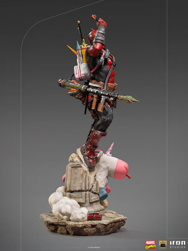 Deadpool Deluxe 1:10 Scale Statue