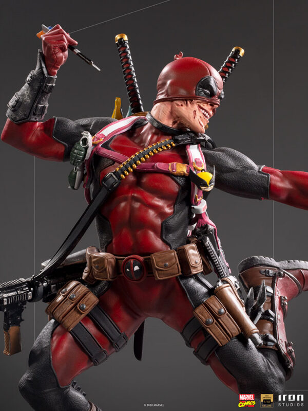 Deadpool Deluxe 1:10 Scale Statue