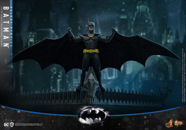 Batman (Deluxe Version) Sixth Scale Figure